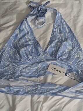 NWT Cider Halter Top Size Large Blue & White w Seashell Print